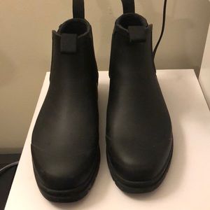 Everlane ankle rainboots